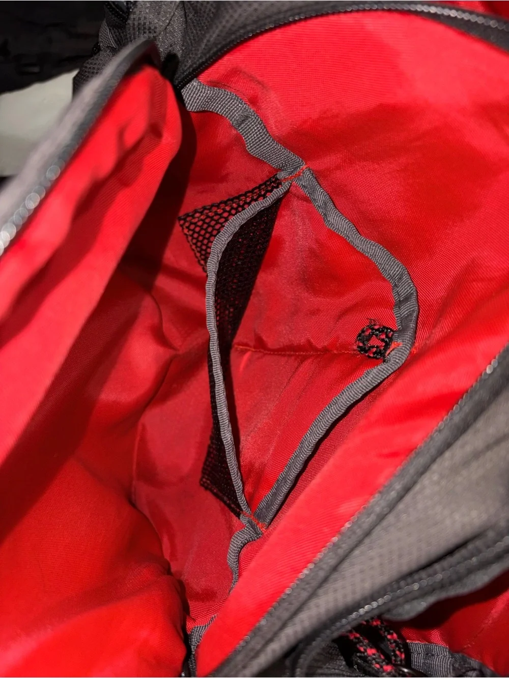 Jansport Growler Backpack 1705cu. Hold 15" Laptop Or 3L Hydration Bladder - Picture 5 of 9